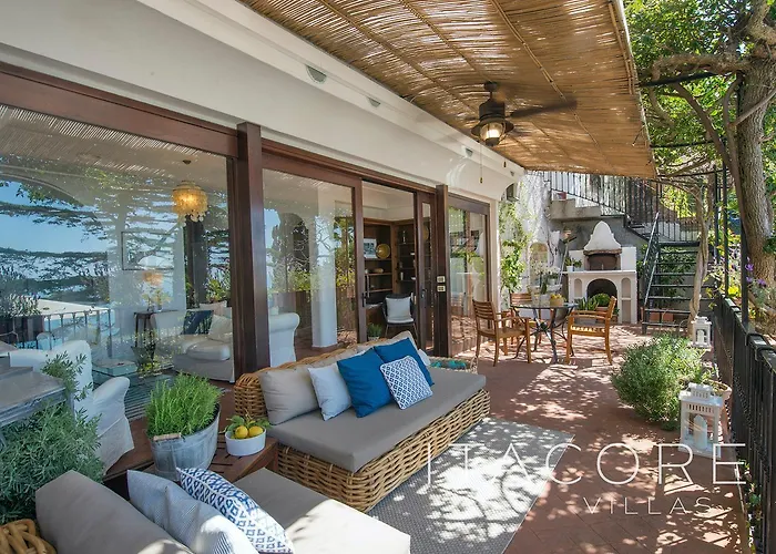 빌라 Gaia - Sea View, Pool, Terrace, Patio & Courtyard *