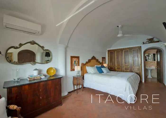 Gaia - Sea View, Pool, Terrace, Patio & Courtyard *