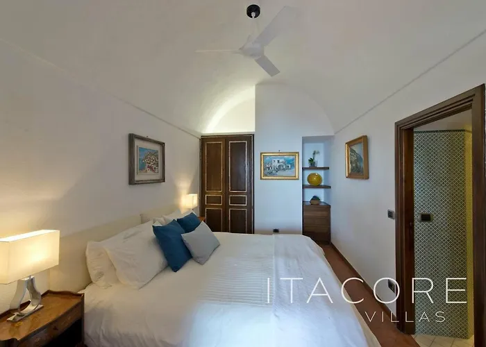 Gaia - Sea View, Pool, Terrace, Patio & Courtyard Villa *