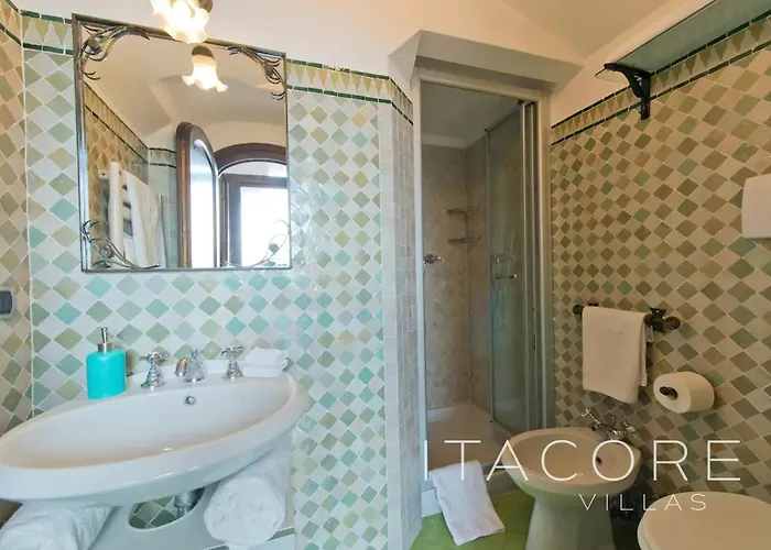 Gaia - Sea View, Pool, Terrace, Patio & Courtyard *