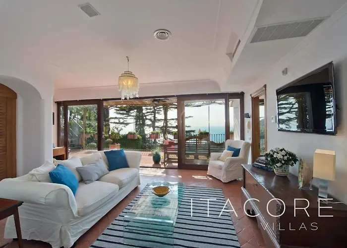 Вилла Gaia - Sea View, Pool, Terrace, Patio & Courtyard